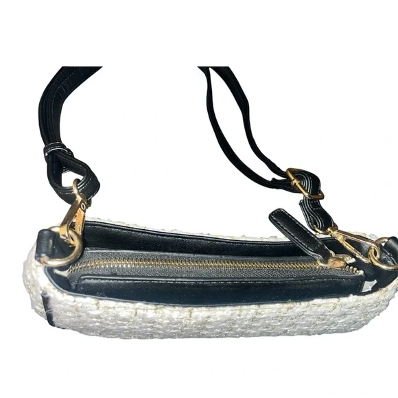 Elegant White and Black Women's Bag - Picture 3 of 4